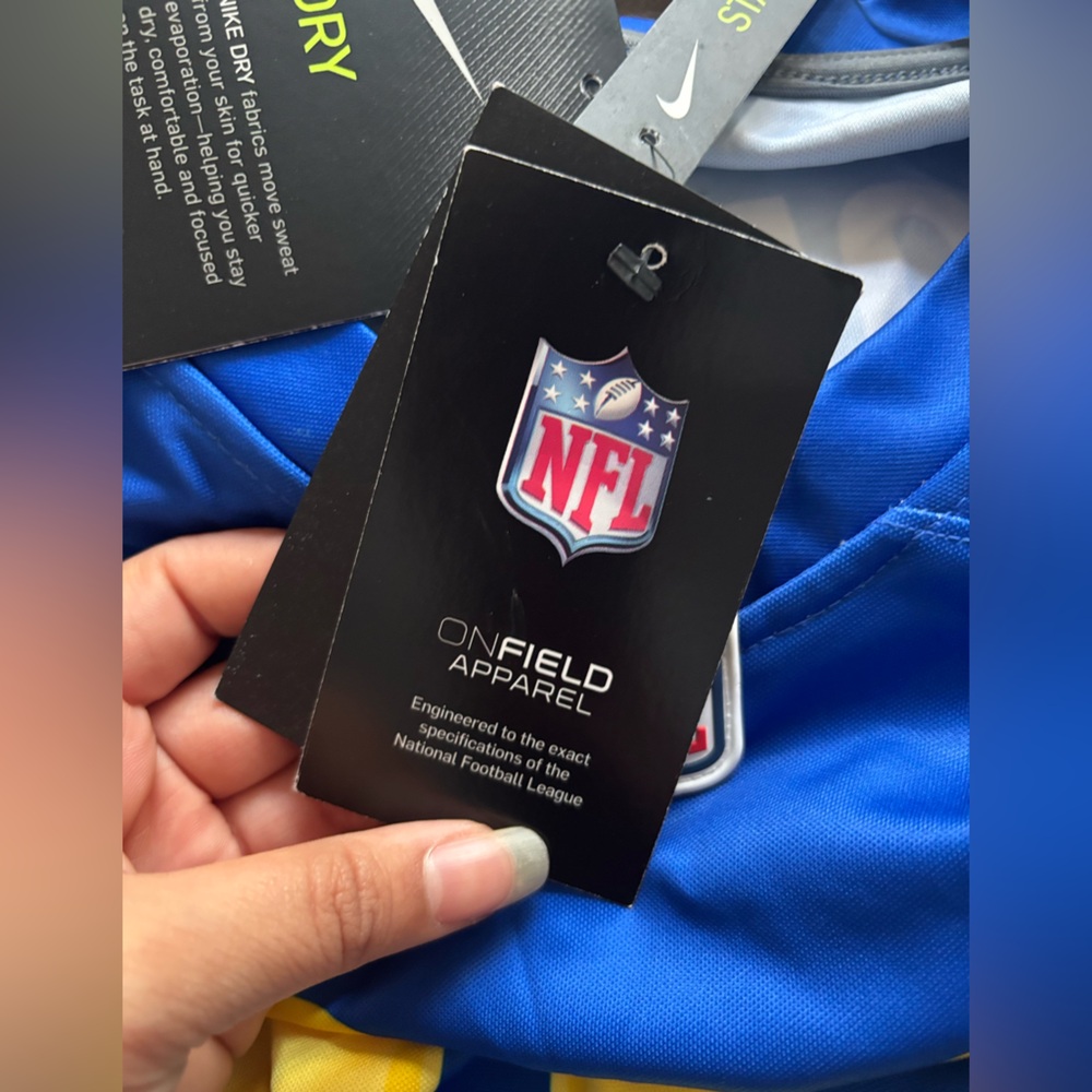 NFL Rams Jersey - Picture 2 of 8